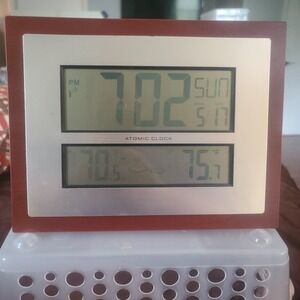 La Crosse Technology Atomic Clock W86111 Wireless Temp Display Weather Station